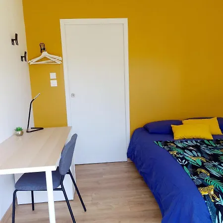 Bright, Large Balcony, Free Parking *